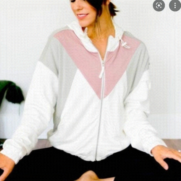 Nwt Zyia Cream block soft zipper hoodie. Size L - Picture 1 of 6